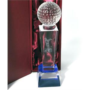 Golfpris med 3d golfare i glas med golfboll