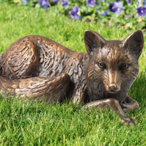Liggande rv i gjuten brons, till trdgrden eller offentlig milj